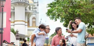 Explore Singapore At Your Own Pace