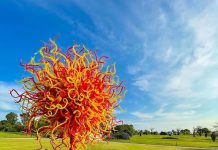 5 Stunning Works To Check Out At Dale Chihuly: Glass In Bloom Exhibition
