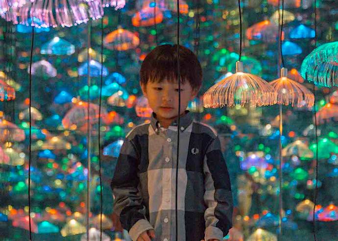 Top 12 Things To See & Do at Changi Festive Village This Holiday Season - The World Of Jellyfish Installation