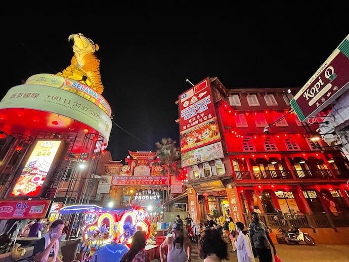 8 Best Things To Do In Malacca on a 2D1N Trip - Jonker Walk