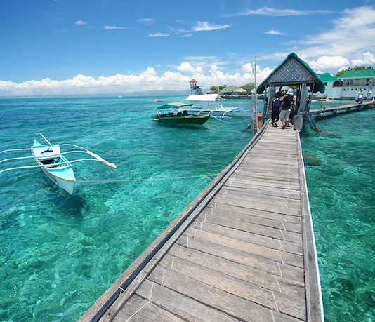 5 Must-Do’s In Cebu For First-Time Visitors 5 Must-Do’s In Cebu For First-Time Visitors - Enjoy wet and wild fun in the sun