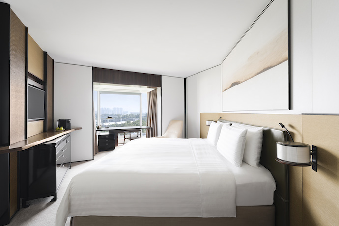 3 Ways to Sleep Well, Sleep Deep & Sleep Better at Shangri-La Singapore - Tower Wing Horizon Club Deluxe