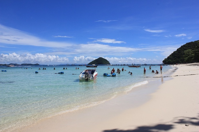 5 Best Things To Do In Phuket - hang out at beaches and go island-hopping