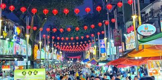 8 Best Things To Do In Kuala Lumpur 8 Best Things To Do In Kuala Lumpur - Have supper at Jalan Alor Food Street