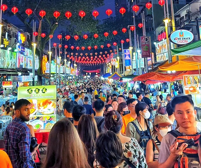 8 Best Things To Do In Kuala Lumpur - Have supper at Jalan Alor Food Street