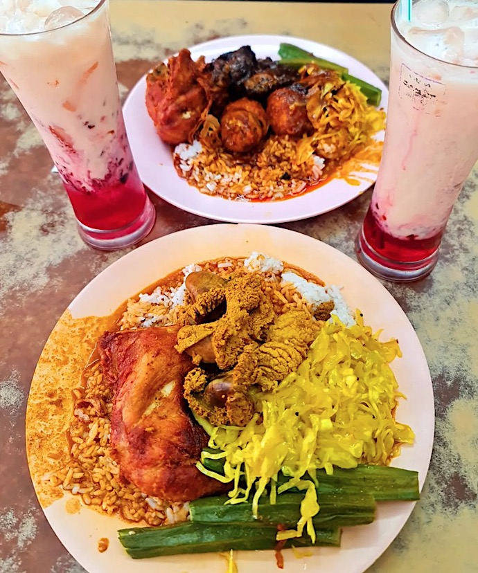 8 Best Things To Do In Kuala Lumpur - Tucking into curries and sambals at Restoran Kudu Bin Abdul