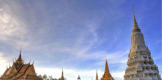6 Best Things To Do In Phnom Penh 6 Best Things To Do In Phnom Penh - Visit the Royal Palace