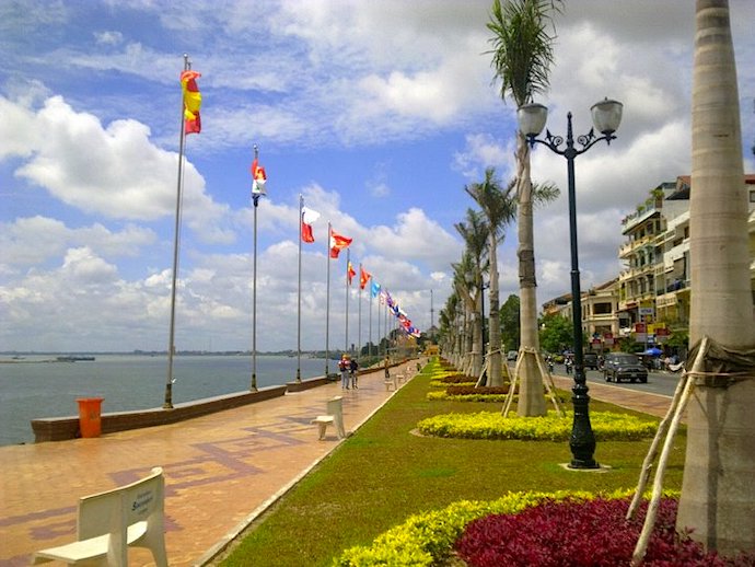 6 Best Things To Do In Phnom Penh - Check out Sisowath Quay