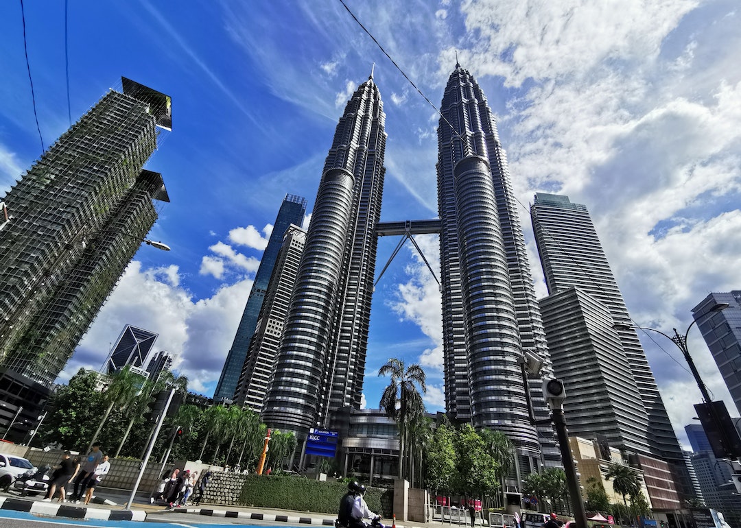 8 Best Things To Do In Kuala Lumpur - Catch breathtaking views at Petronas Tower Skybridge