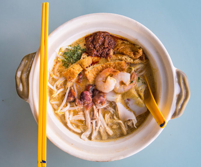 6 Popular Singapore Dishes & The Stories Behind Them - Laksa