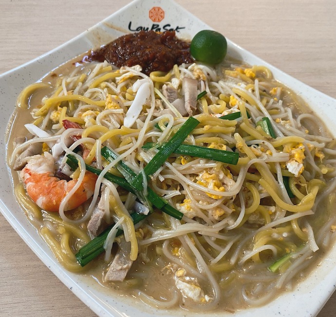 9 Must-Eats at Lau Pa Sat - 6. Golden Shoe Hokkien Mee (Stall 26)