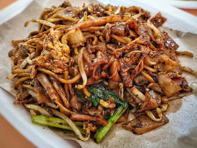 9 Must-Eats at Lau Pa Sat - 7. Lao Fu Zi Fried Kway Teow (Stalls 74-75)