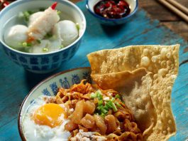 9 Must-Eats at Lau Pa Sat 9 Must-Eats at Lau Pa Sat - 5. LiXin Teochew Fishball Noodles