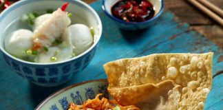 9 Must-Eats at Lau Pa Sat 9 Must-Eats at Lau Pa Sat - 5. LiXin Teochew Fishball Noodles