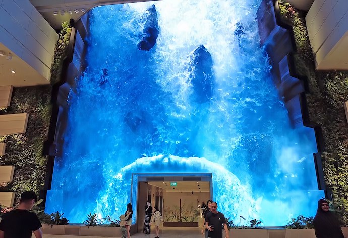 10 Instagram-Worthy Waterfalls to Check Out in Singapore - The Wonderfall at Changi Airport Terminal 2 Departure Hall