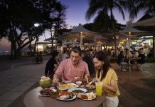 10 Popular Late-night Food Spots in Singapore To Satisfy Your Supper Cravings 10 Popular Late-night Food Spots in Singapore To Satisfy Your Supper Cravings - East Coast Lagoon Food Village