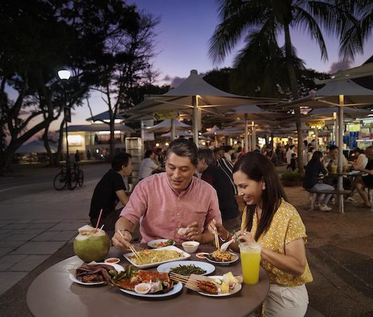 10 Popular Late-night Food Spots in Singapore To Satisfy Your Supper Cravings 10 Popular Late-night Food Spots in Singapore To Satisfy Your Supper Cravings - East Coast Lagoon Food Village
