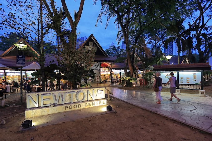 10 Popular Late-night Food Spots in Singapore To Satisfy Your Supper Cravings - Newton Food Centre